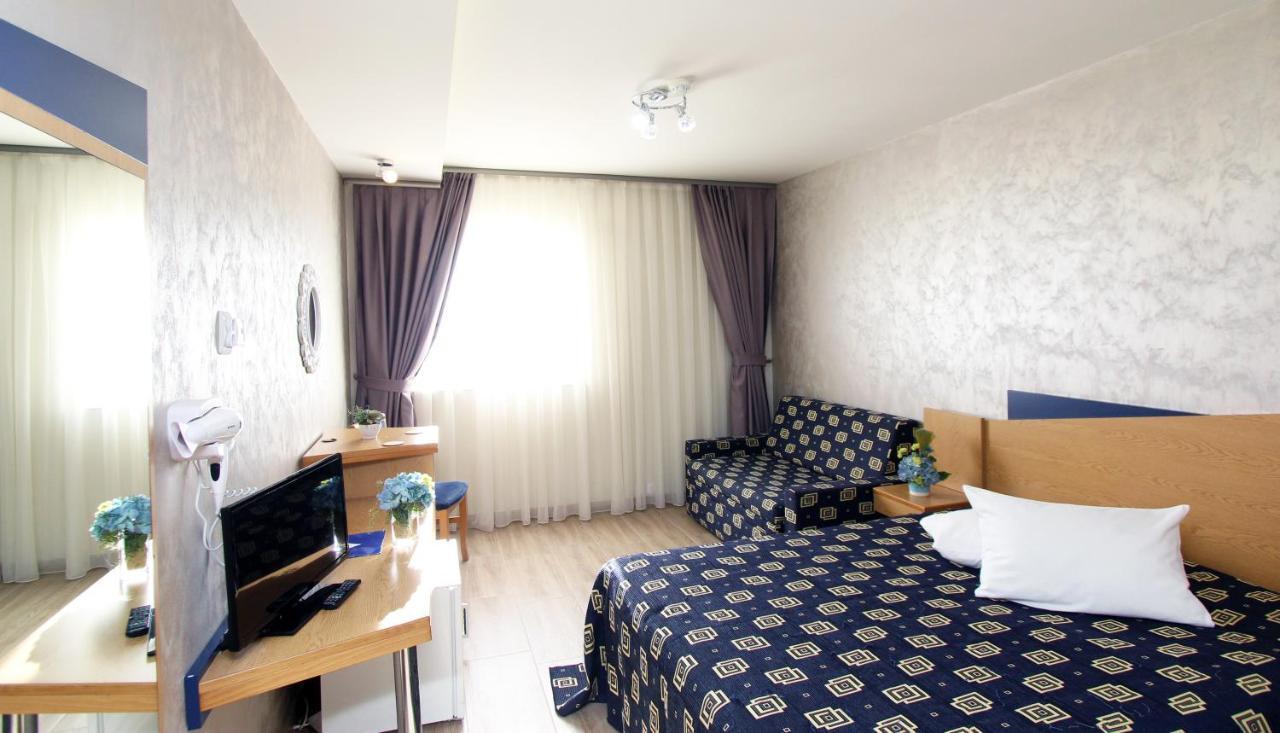 Iris Hotel Bors Exterior photo